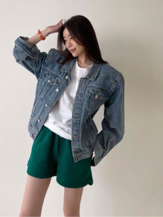 Street Fashion Hong Kong - Jaket Denim Gaya Hong Kong Klasik