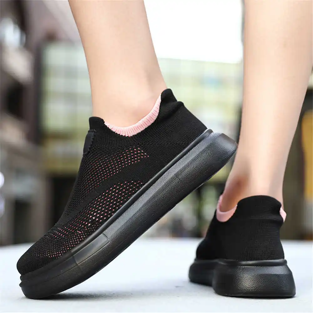 Street Fashion In Vietnam - Stoking Platform sepatu cokelat untuk wanita