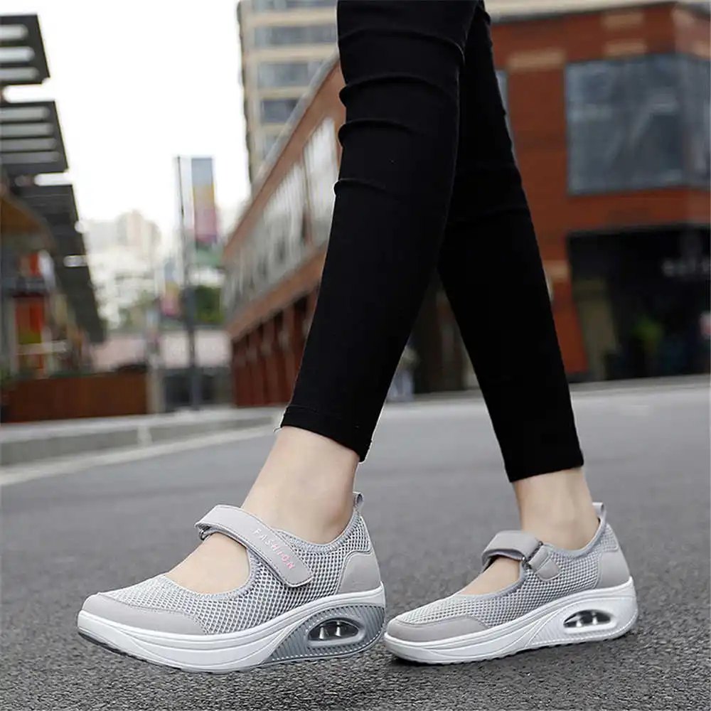 Street Fashion In Vietnam - Sepatu Basket pria, sneaker olahraga warna