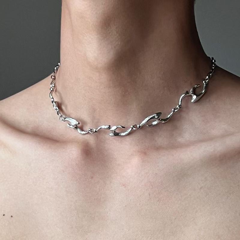 Kalung logam bentuk tidak bera - Street Fashion Trend 2025 ulasan dan harga