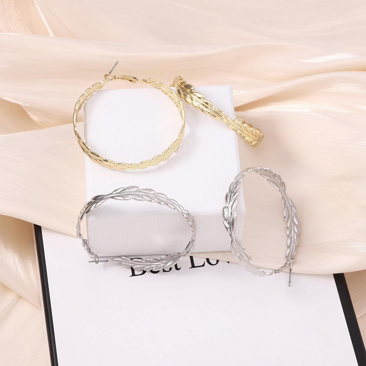 Anting-anting wanita bergaya H - Street Fashion Hong Kong ulasan dan harga