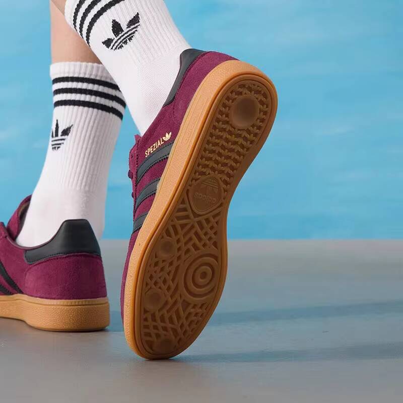 Sepatu Adidas Samba Trefoil Un - Street Fashion Hong Kong ulasan dan harga